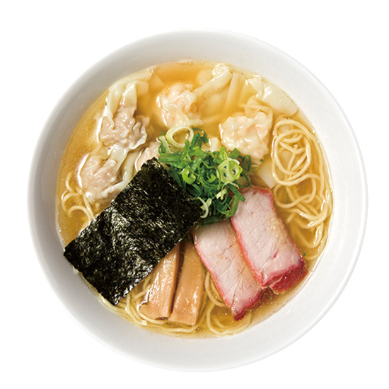 ↑特製ワンタン麺(白だし)(1000円) 同店は専門誌の各賞の上位に必ず食い込むほど、ラーメンの評価も高い。ワンタンは芝海老が入っておりスープとの相性が抜群
