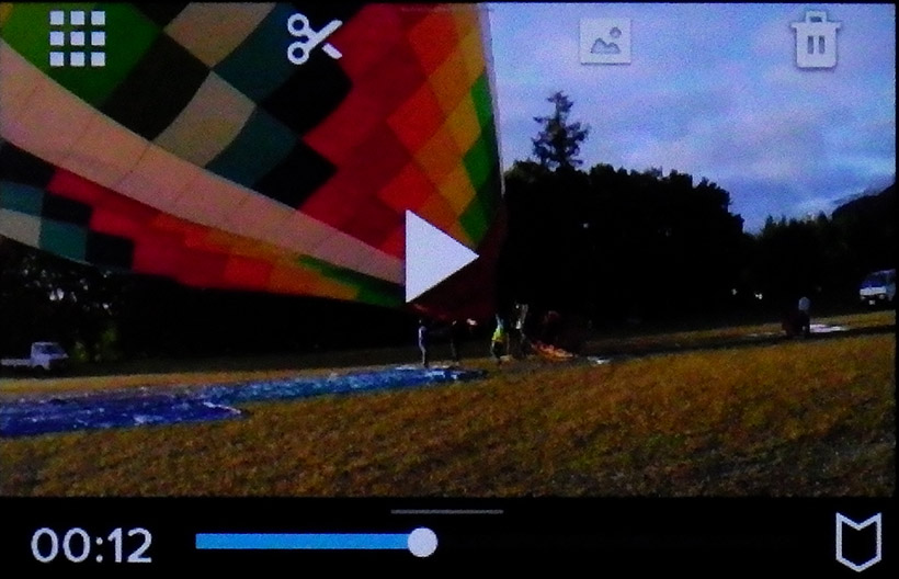 ↑再生画面。簡単なカット編集や、動画の1シーンを静止画として取り出すことなどもできます