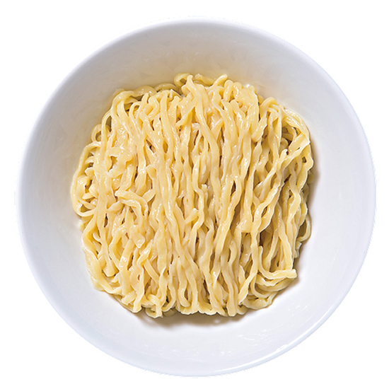 ↑つけ麺（塩味）（800円）　「麺や 七彩」ゆずりの麺は柔らかくも弾力満点で、独特のピロっとした食感が激ウマ。つけ汁の味のベースはベトナム塩で、これまた芳醇だ