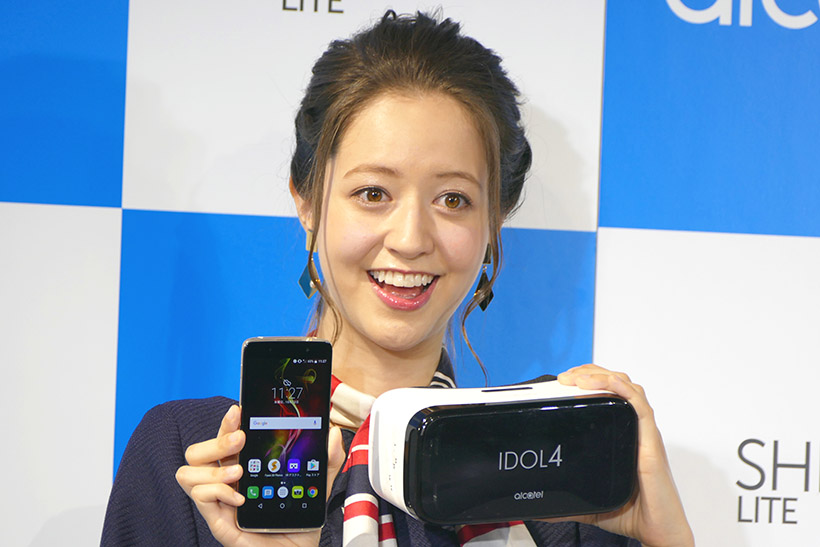 ↑IDOL4を持つゲストの春香クリスティーン