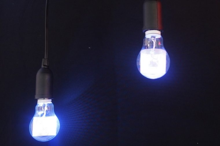 ↑自分好みのライティングを設定できる「EARTH BULB | KOMOREBI」