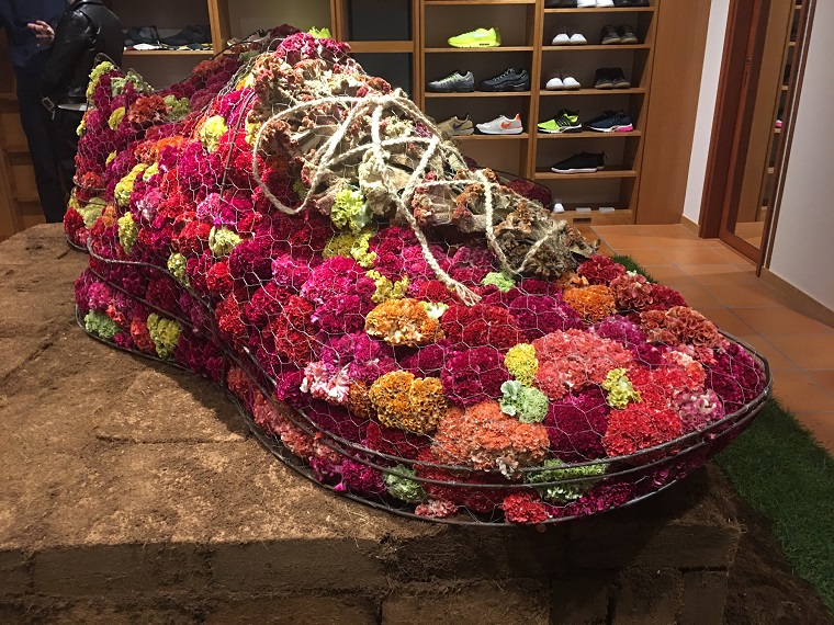 スニーカーと植物の異色コラボーーSOPHNET.主催×西畠清順氏監修のアートイベントが9日間限定で開催中