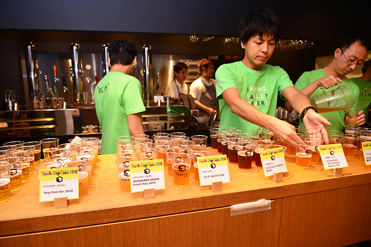 ↑試飲会ではフレッシュホップを使った各社限定のビールがズラリ