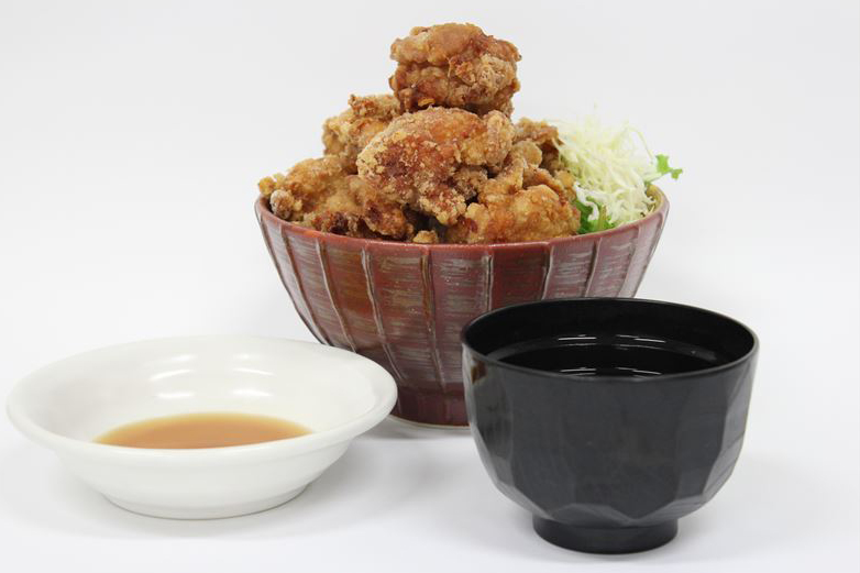 食欲の秋到来――”メガ盛り”グルメを堪能できるSA・PA大特集！