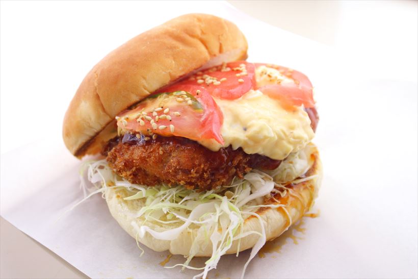ウマい・安い・珍しい!?　SA・PAで食べられる“変り種”ご当地バーガー10選