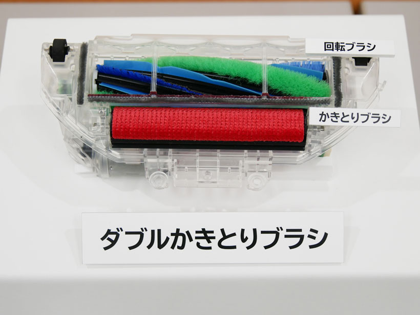 ↑回転ブラシとかきとりブラシの2本セットで、微細なゴミまでしっかり吸引します