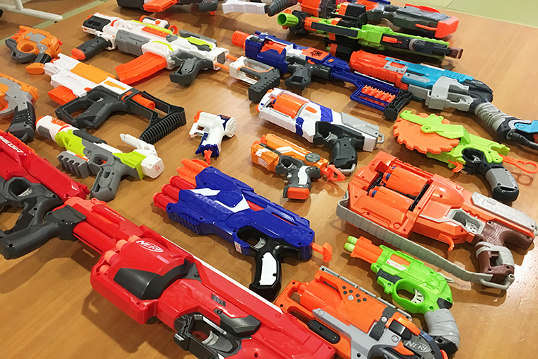“子ども向け”のおもちゃにハマる大人が急増中? タカラトミー「NERF」の世界観は流行の近未来系FPSそのもの