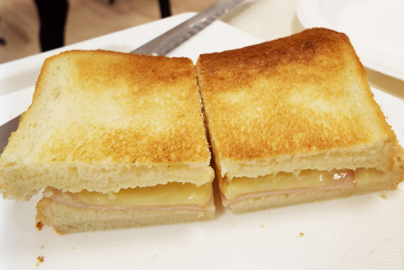 ↑本機で焼いた絶品チーズトースト