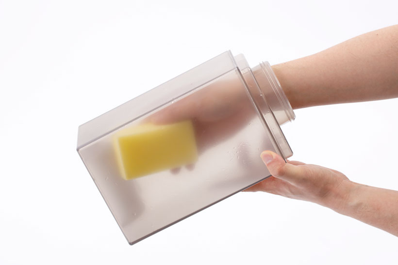 ↑加湿器のタンクは雑菌が繁殖しがち。しっかり掃除できるものを選びましょう