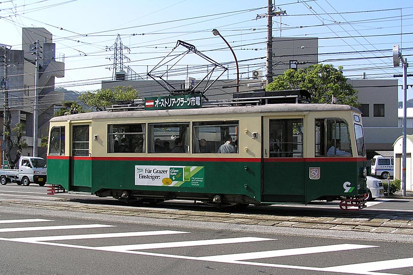 ↑細身の車体がお洒落な320号車は、元オーストリア・グラーツ市電