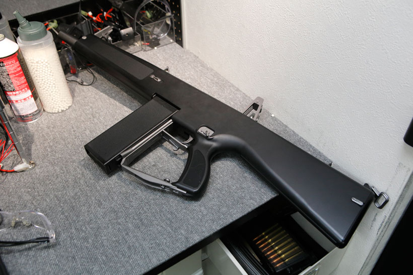 ↑AA-12(4万1900円)。別売ドラムマガジンは7840円