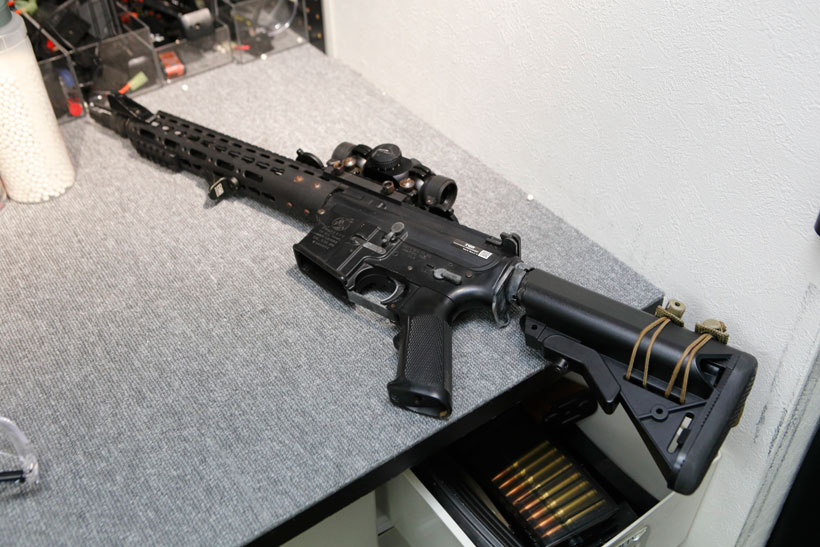 ↑↑お店オリジナルのカスタムを施したM4(6万264円 ※本体・外装パーツ代金別)