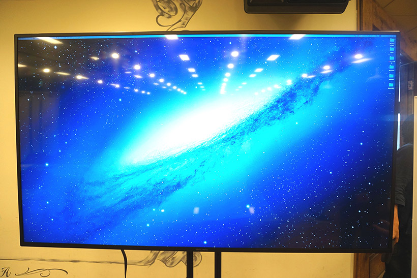 「テレビ見ない、けどネット動画は見たい」―という人にぴったりの低価格4K大画面ディスプレイをがっつり試した