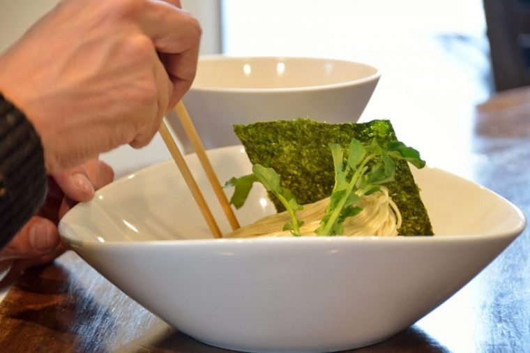 ↑担担麺のつけ麺は珍しいとか。特に自家製の細麺で提供している店はかなり希少だそうです
