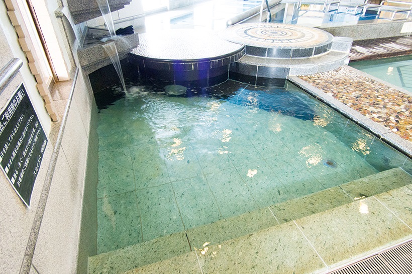↑水風呂は、足浴→半身浴→全身浴と段階的に入るのがオススメ