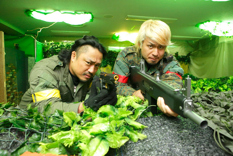 プロレスラーはサバゲーでも強いのか? 東京・秋葉原のフィールドで初心者2人が実戦に参加してみた