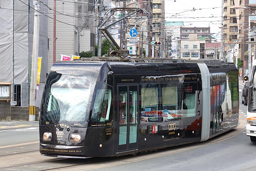 ↑0800形の0803号車の愛称は「COCORO(こころ)」。水戸岡鋭治氏がデザインを担当した