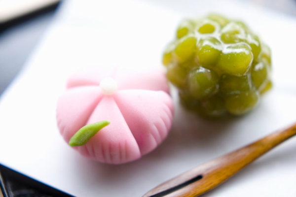「雪まろげ」に「冬の月」――四季折々の和菓子が家庭でも簡単に手作りできる？