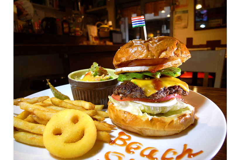 大宮から首都圏を代表するバーガーショップへーー海を伝える“どこか南国”な店「Burger’s Cafe Beach Story」