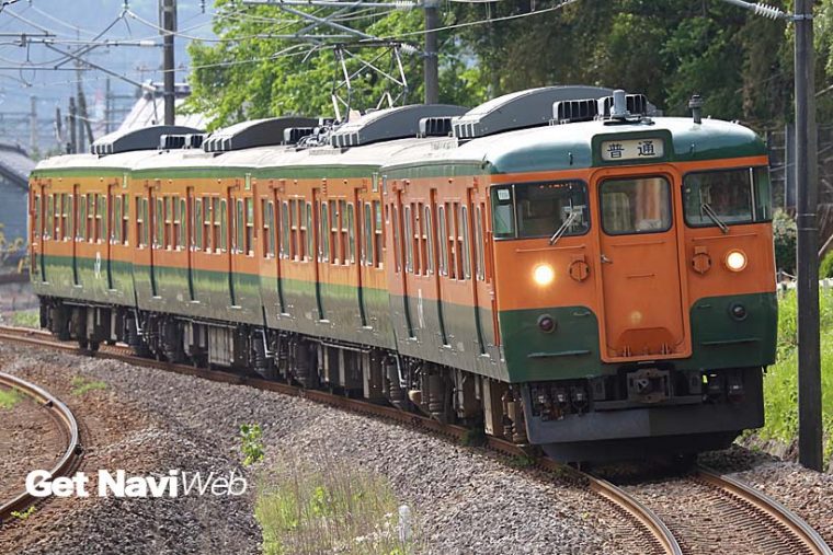 ↑信越本線の高崎〜横川間を走る115系。4両編成の115系は3両編成に比べ早く消えていきそうだ
