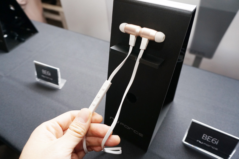 ↑ワイヤレスイヤホンの上位モデル「BE6i」