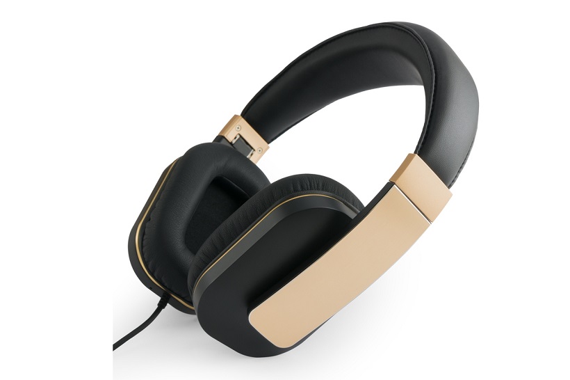 iPhoneだけでハイレゾを楽しめる! アンプ&DAC内蔵のLightning接続ヘッドホン「IC-Headphone」