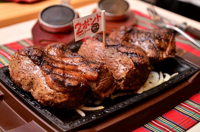 ↑イチボの熟成赤身ステーキ2ポンド 税抜4999円(前日までの予約限定/健康サラダバー付き)