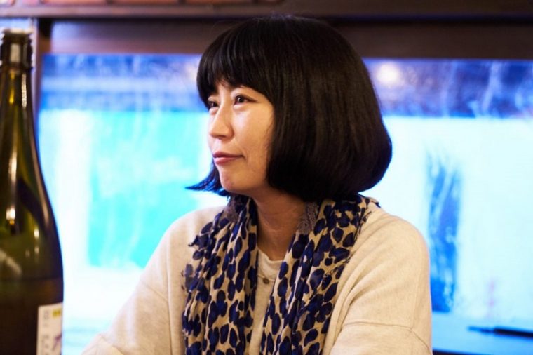 ↑浅井 直子さん　Profile：三重生まれ、愛知育ち、東京在住の編集ライター。企業PR誌の編集部などを経て独立。雑誌やwebメディアにて、日本酒、食、地域を主なテーマに取材執筆する一方、日本酒を通して見えてくる地域の風土、食文化、手しごとに着目したイベントを開催している