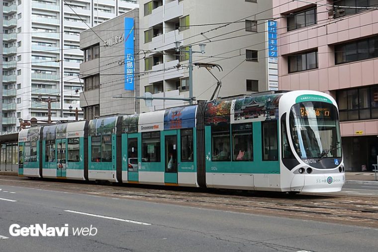 ↑5100形は3台車に5車体が載る構造。写真の5101号車は広島観光インフォメーション電車だ