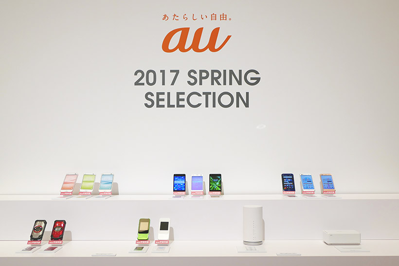 ↑今回発表されたのは、スマホ3機種、ケータイ1機種、モバイルWi-Fiルーター1機種、ホームルーター1機種、フォトストレージ1機種だ