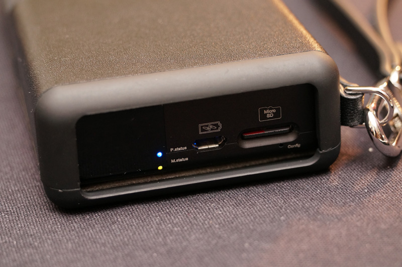 ↑SDカードスロットなどを搭載。プレーヤー機能が追加される
