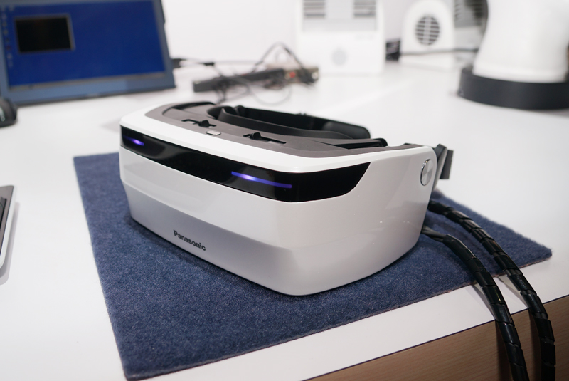 ↑パナソニックのVRヘッドセット