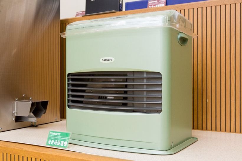 ↑炭酸ガスを発生する光合成促進機。筆者は光合成促進機という製品が世の中にあることを、ここで初めて知りました