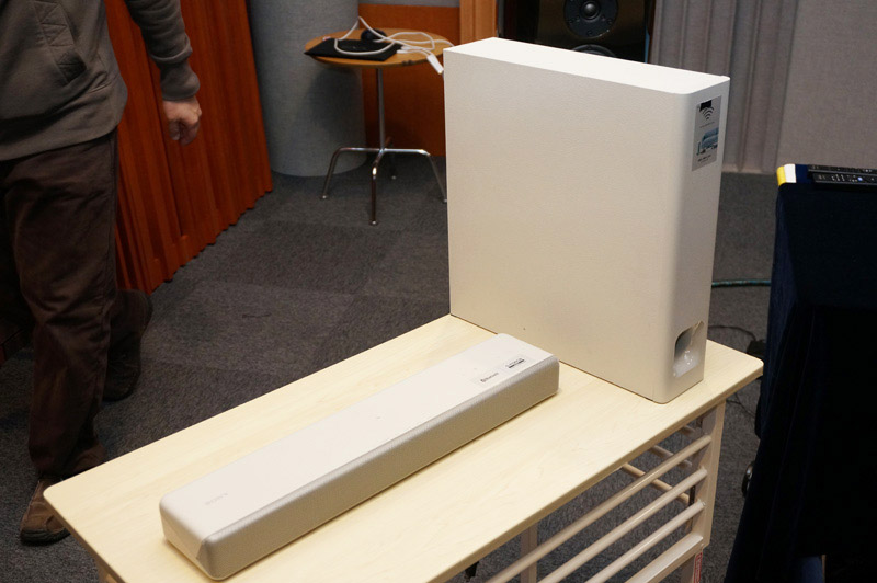 ↑HT-MT300のサウンドバーとサブウーファー
