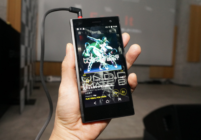 あの高音質スマホ「グランビート」が本日発売! 10万円相当のハイレゾ楽曲があたるキャンペーン実施