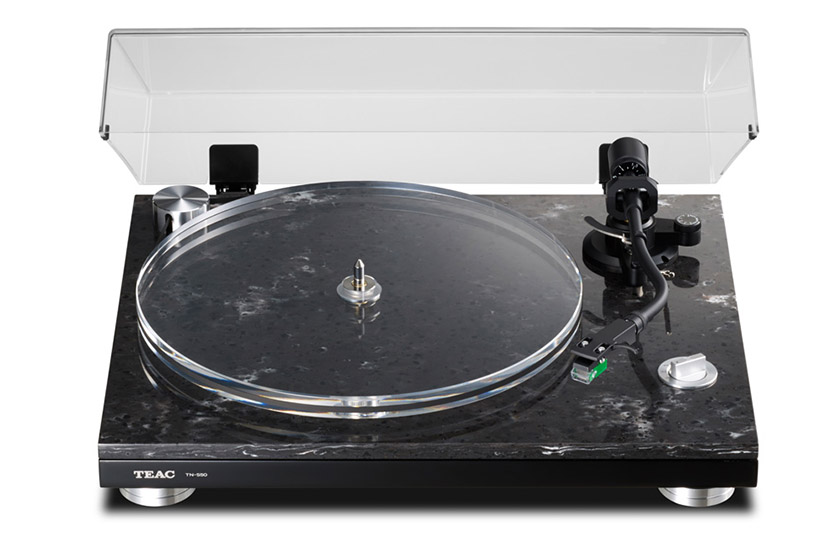 ハイエンド機の魅力をより身近に! レコード再生に特化したティアックのターンテーブル「TN-550」