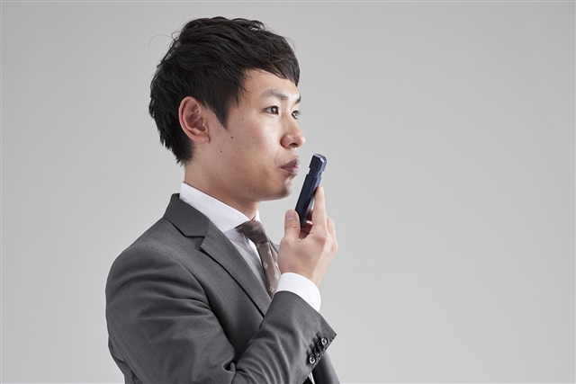 「ボク、酔っちゃいました」が数値で言える! 息だけで酔いレベルがわかるアルコールチェッカー