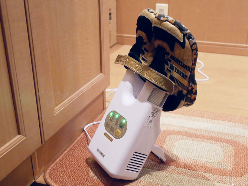 ↑床に置くことなく乾燥もできます。革靴だと型崩れするおそれもあるので、スニーカーなどがおすすめ