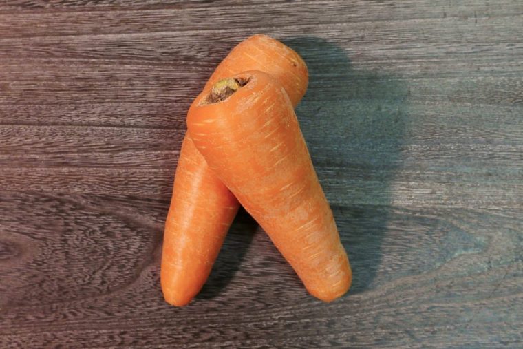 ↑ニンジンは、ビタミンCや食物繊維を含む根菜で、特に免疫力を高めるβカロテン(ビタミンA)が豊富