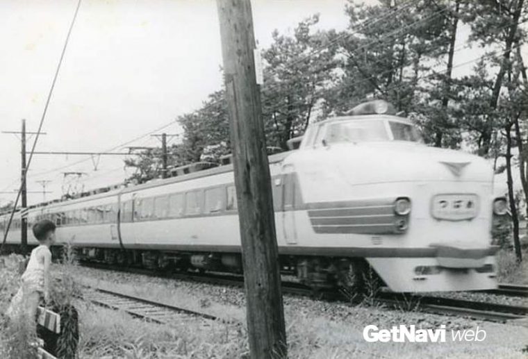 ↑国鉄形特急電車の創始となった151系(20系)「つばめ」。当時の子どもたちの憧れの電車だった