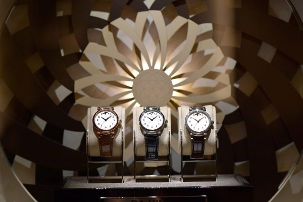 IWC「ダ・ヴィンチ」がラウンドケースで復活! 青やグレーの美しい文字盤色にウットリ