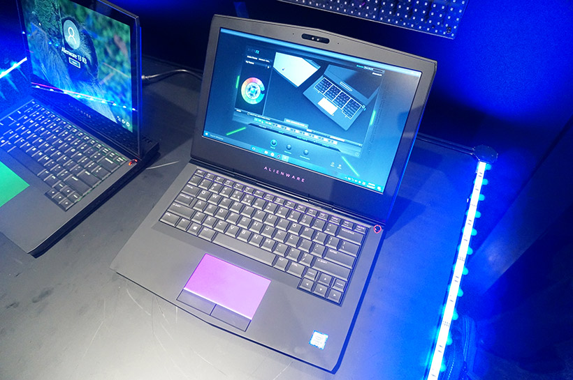 ↑「ALIENWARE 13」。キーボードやタッチパッドのバックライトの色はカスタマイズ可能