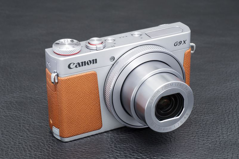 手のひらサイズのキヤノン「PowerShot G9 X MarkⅡ」はどこがマーク2？ 実写レビューで検証