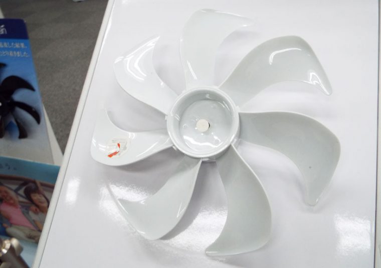 ↑強化プラスチックの新プロペラ