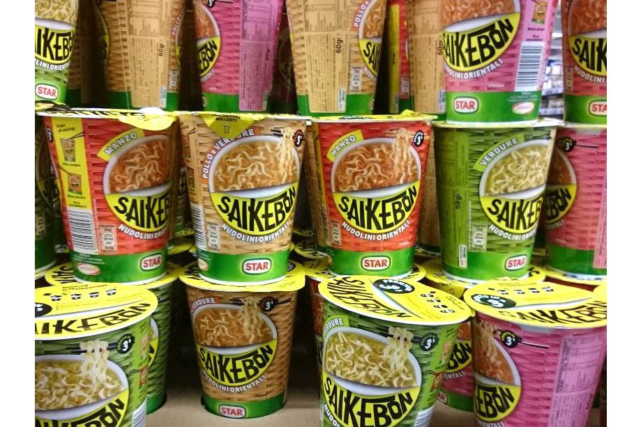 イタリアで日本食系インスタントが増殖中!「カップ焼きそば」もイタリアだけにお洒落?