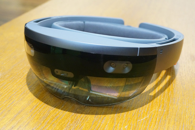 ↑HoloLens本体です。重量は579g