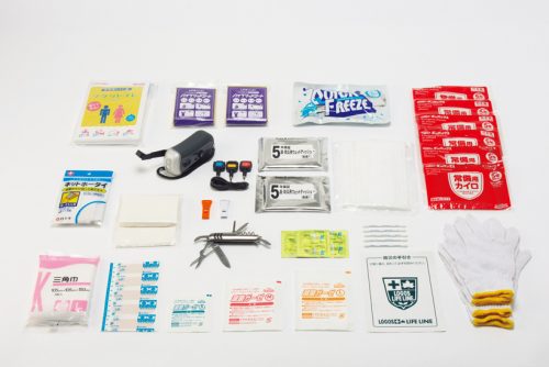 ↑収めるアイテムは家族構成に応じてカスタム。共用箱のほかに男性用、女性用、シニア用、キッズ用から2つ選んでセットに