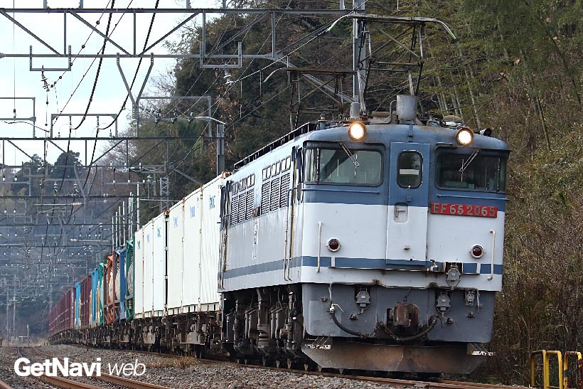 ↑3月4日以降、首都圏と鹿島スタジアム間を走るEF65のけん引列車が1往復するようになった
