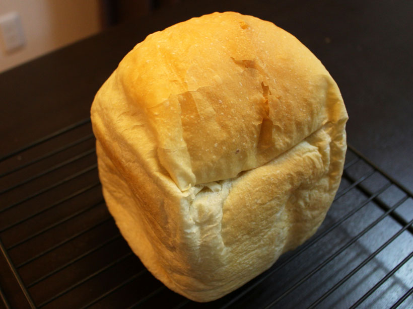 ↑表面の焼き色は少し薄いですが、形はなかなかのもの