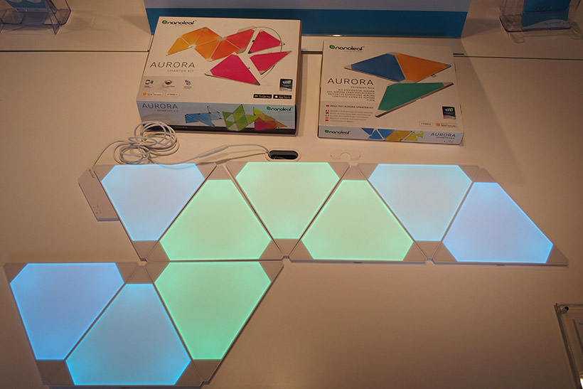 ↑三角形のLEDパネルを組み合わせて自由な色に光らせられるAURORA